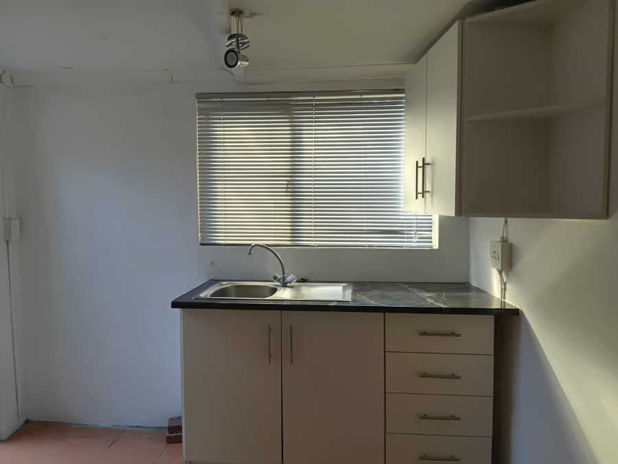 To Let 2 Bedroom Property for Rent in Diep River Western Cape
